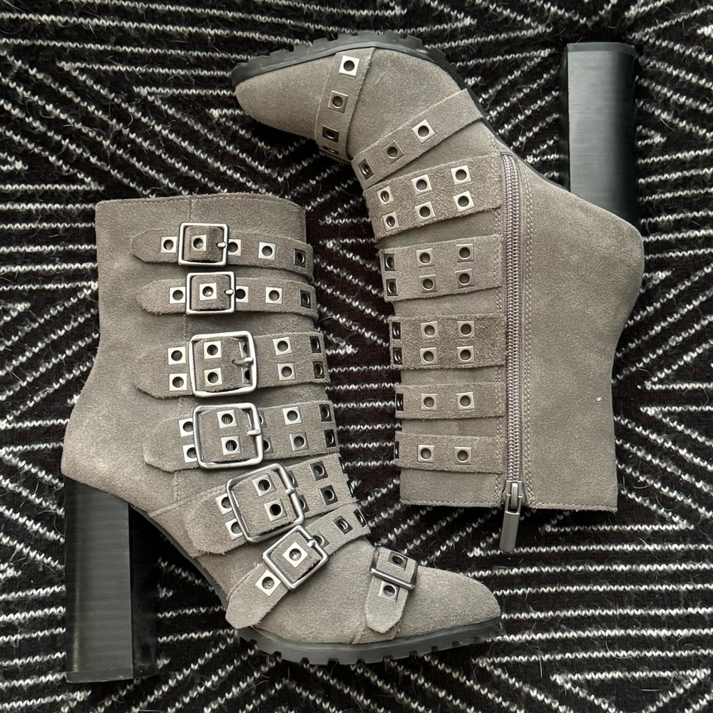 Fergie Juliette grey boots 5